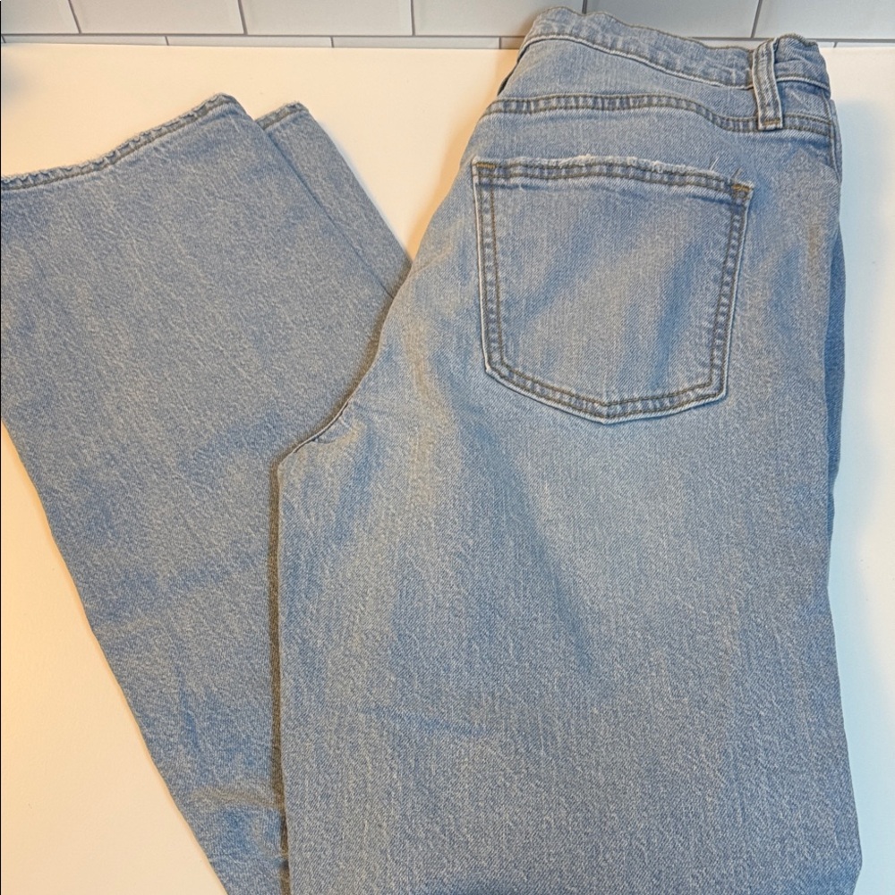 Universal Thread Light Wash 90s Straight Jeans